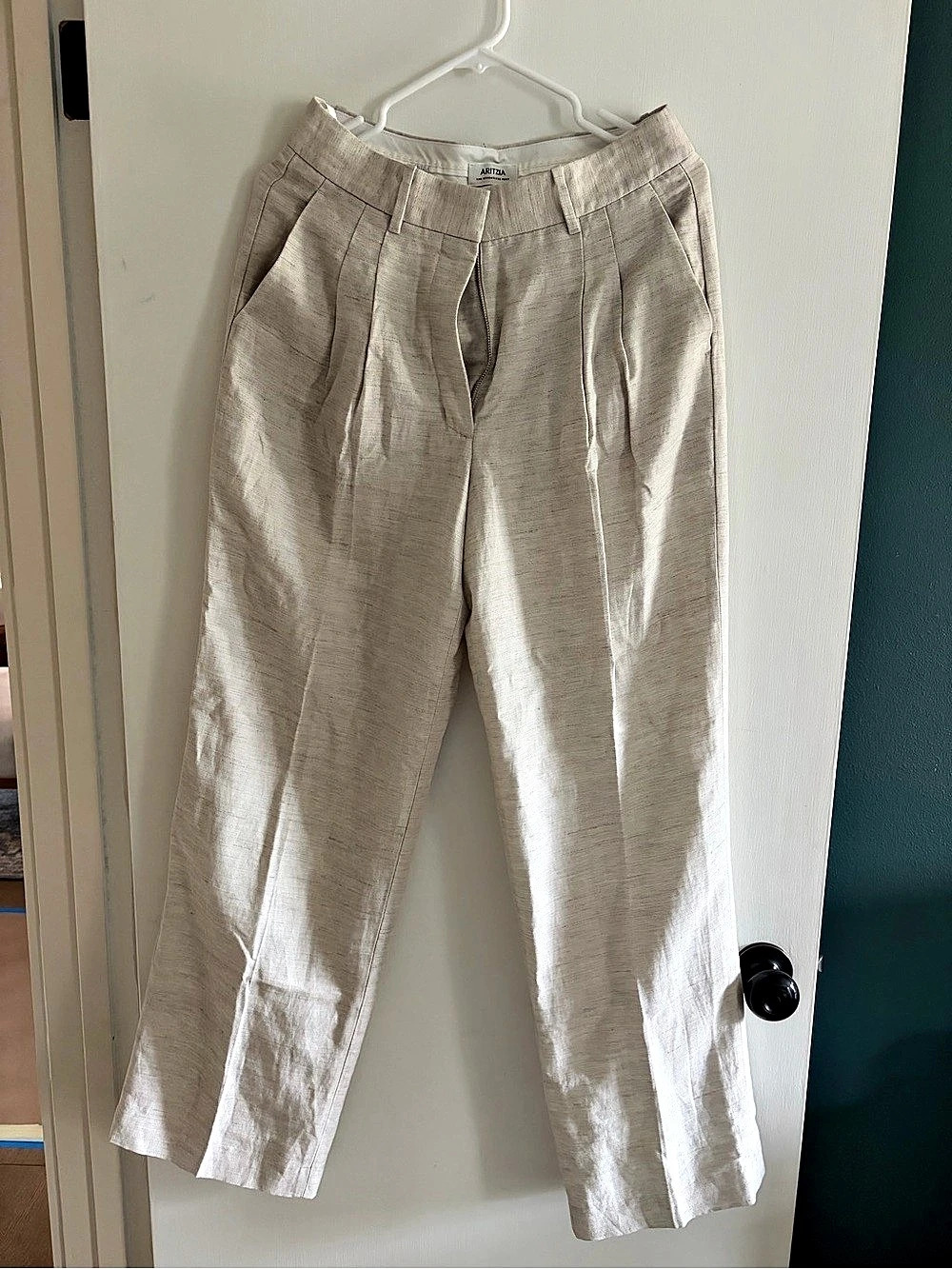 Aritzia The Effortless Pant Straight Leg Trousers Beige Size 8